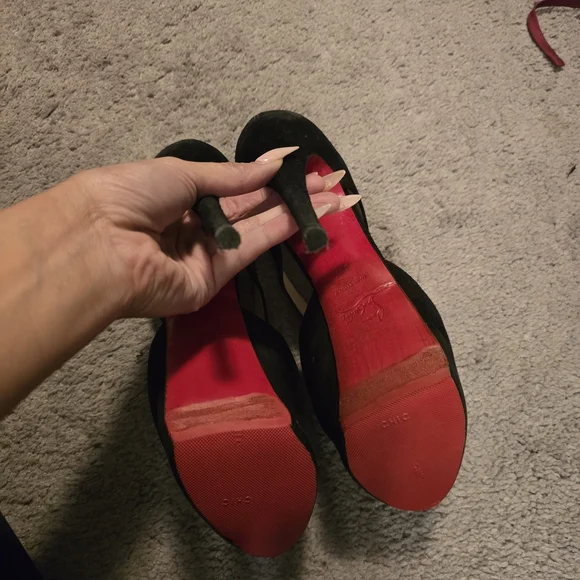 Black Stiletto Heels - Picture 4 of 5